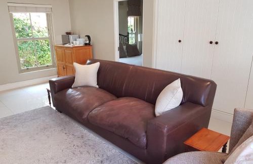 Lakeside Casa | Tranquil Tokai