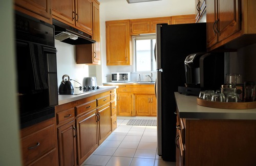 Toluca Woods Casa | Tranquil Toluca Lake Charmer
