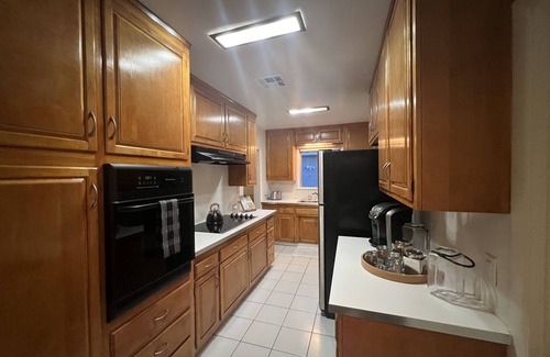 Toluca Woods Casa | Tranquil Toluca Lake Charmer