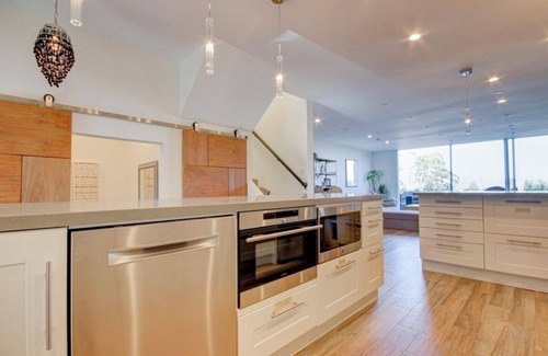 Marin City Casa | Tranquil townhome w/ floor-to-ceiling bay view in charming Sausalito