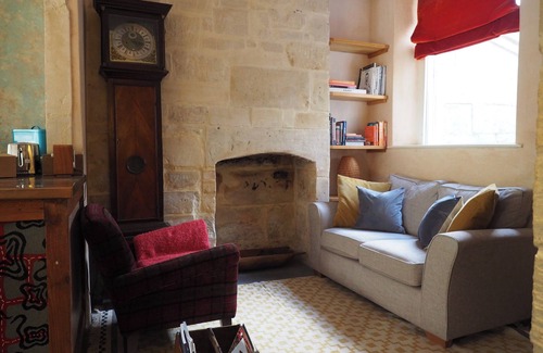 Upper Town Casa | Tranquil townhouse central Bath
