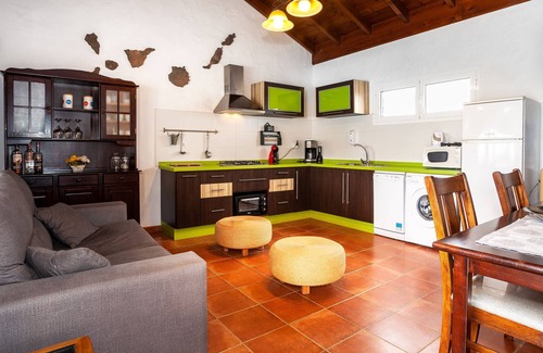 La Oliva Casa | Tranquila Villa Vista Malpei con gran piscina, jacuzzi, terraza, jardín y Wi-Fi; Aparcamiento disponible
