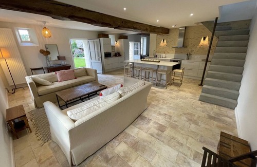 Challes Casa | Tranquil Villa with Private Tennis Court and Pool in Challes, Pays de la Loire
