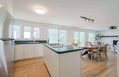 Monument Beach Casa | Tranquil Waterfront Getaway