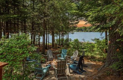 Pocono Summit Casa | Tranquil Waterside by AvantStay Lakefront Dock Game Room Views