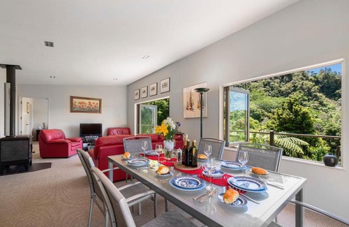 Lake Tarawera Casa | Tranquility at Tarawera - Lake Tarawera Holiday Home