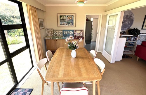 Waikanae Cabaña | Tranquility Base - Waikanae Beach Holiday Home