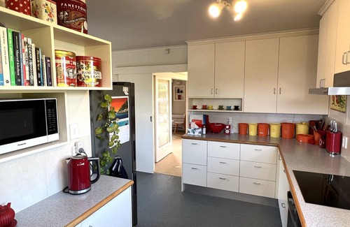 Waikanae Cabaña | Tranquility Base - Waikanae Beach Holiday Home
