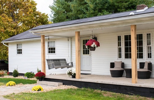 West Union Casa | Tranquility Cottage | 3 Bed, 1.5 Bath