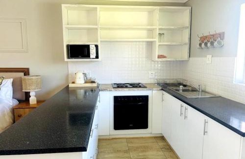 Kempton Park Casa | Tranquility Guesthouse JHB