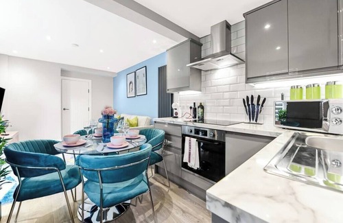 Northumberland Park Apartamento | Tranquility in Bloom: Refreshing 2BR Apartment
