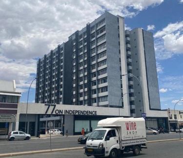 Windhoek Central Apartamento | Tranquility Luxury Suite, 77 on Independence Ave