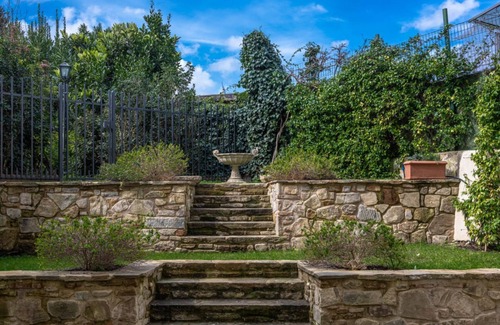 San Niccolo Apartamento | Tranquility of a Private Garden oasis, steps away from Ponte Vecchio