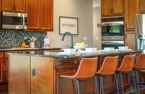 Sevierville Cabina | Tranquility Paradise - A relaxing lakeside retreat!