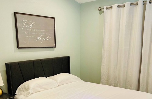 Hoopa Cabaña | Tranquility Riverview Cottage