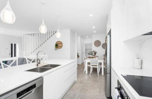 Nelson Bay Casa | Tranquility Shores 500m to Dutchmans Beach