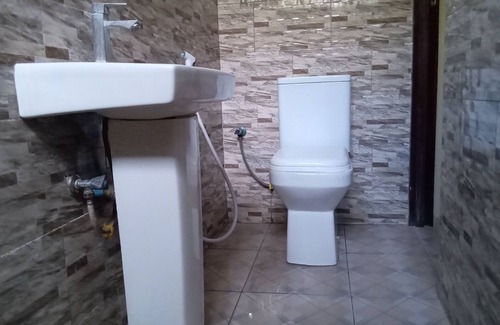 Ukonga Hotel | Transit Airport Bed & Breakfast