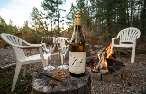 Coram Casa | Trapper's Cabin, 7 Min To Glacier, Dogs Welcome