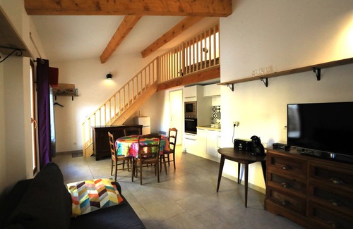 Saint-Jean-de-Bueges Apartamento | Tras Castel, 4 plazas, jardín, piscina, barbacoa, aparcamiento gratuito.