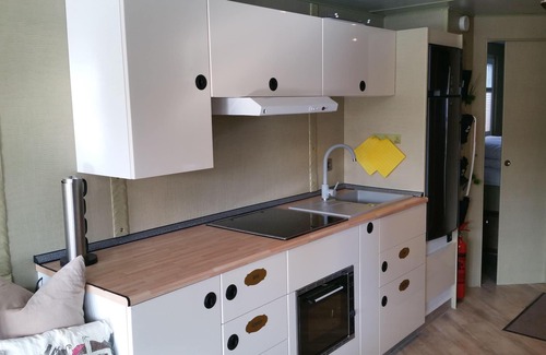 Havelsee Casa | Traumhaus auf dem Wasser – Modernisiertes Hausboot 13 x 4 m