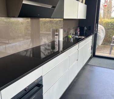 Muntelier Apartamento | Traumlage! Wohnung mit direktem Seezugang