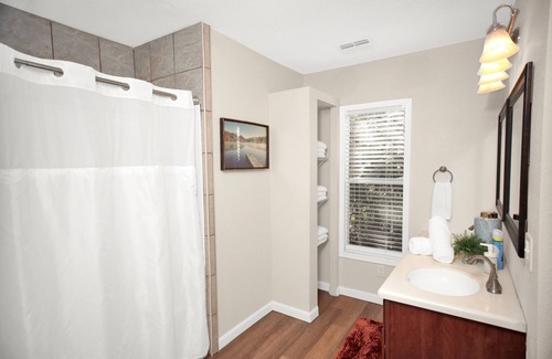 Northside Casa | Travel through the World - Missions House - Sleeps 11