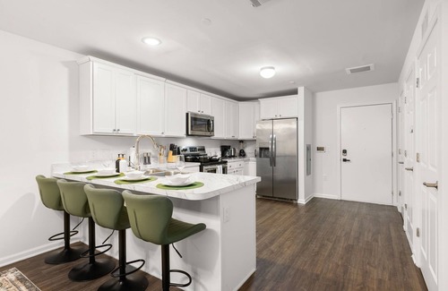 Newark Condominio | Traveler Haven XL - NYC & NWK w/free parking