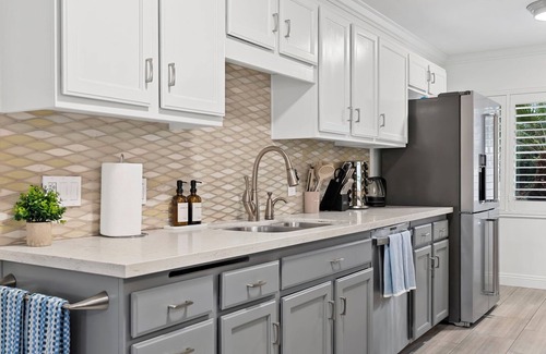 College East Casa | Traveler's Deam Home - SDSU - Hot Tub - Pool Table