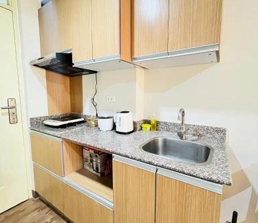 Mactan Export Processing Zone Apartamento | Travelers Chamber- Amani Grand Resort Mactan, 3-5 minutes to Mactan Airport