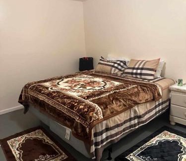Newark Casa | Travelers Long Stay with Private Bathroom Divine Villa and Resorts 5mins to EWR Airport and 4mins to Penn Station Newark, New York