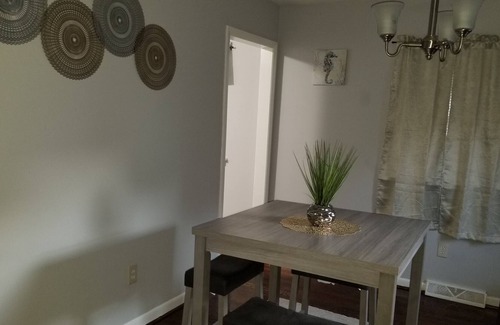 Roanoke Casa | Traveling? Nurse? Doctor? Bring the family and enjoy your Home Away/ Staycay!