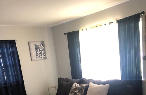 Roanoke Casa | Traveling? Nurse? Doctor? Bring the family and enjoy your Home Away/ Staycay!