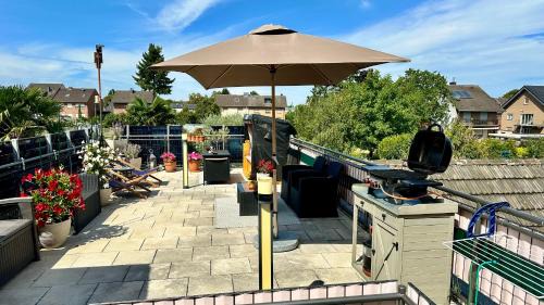 Euskirchen Apartamento | Traveller Awards 2025 - Nordeifel FW 75 m2 mit 50 m2 Terasse- Thermen-Badewelt, Phanasialand, Köln, Bonn, Eifelwanderung oder nur mal so zum entspannen
