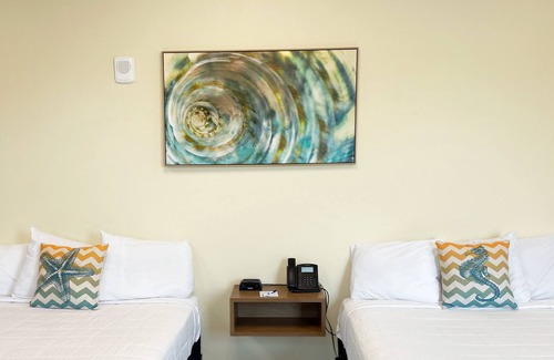West Panama City Beach Hotel | Travelodge by Wyndham Panama City Beach / Beachfront