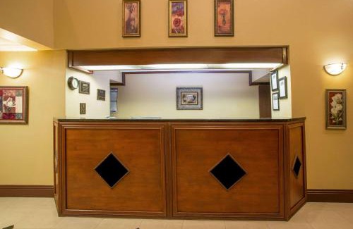 Biggar Hotel | Travelodge by Wyndham Fort Myers Airport