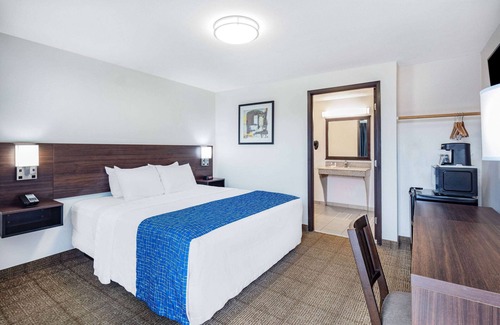 Newport Hotel | Travelodge by Wyndham Newport