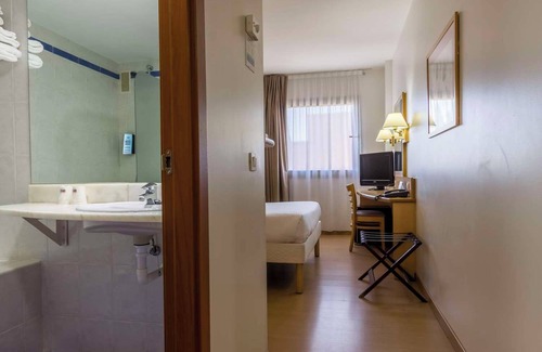 Alcala de Henares Hotel | Travelodge Madrid Alcala de Henares