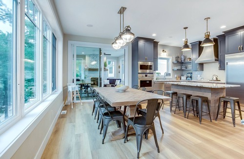 Mayfield Casa | Traverse City Lakemore Resort Luxury Lakefront Home w/ Hot Tub on Arbutus Lake
