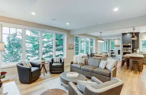 Mayfield Casa | Traverse City Lakemore Resort Luxury Lakefront Home w/ Hot Tub on Arbutus Lake