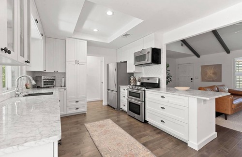 Greater South River City Casa | Travis Heights Oasis: Pool & walk to S. Congress