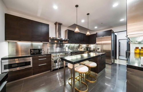 Brentwood Villa | Travis Modern Mansion - Stunning Brentwood Contemporary Estate with Rooftop