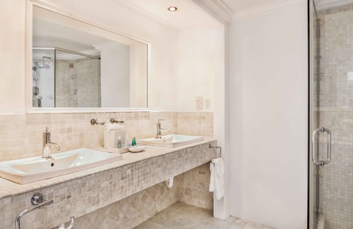 Old Trees Bay Complejo | Treasure Beach Art Hotel, Barbados, An Autograph Collection All-Inclusive Resort