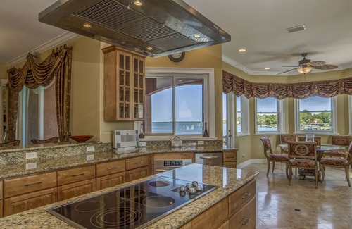 Causeway Isles Casa | Casa de vacaciones de lujo frente al mar en la bahía de Boca Ciega!