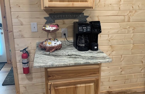 Stanley Cabaña | Treasured Moments Tiny Cabin Cottage in town and close to everything...