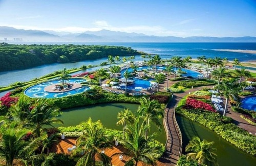 Las Jarretaderas Condominio | Treat yourself to an amazing stay @ Grand Mayan Vidanta 2bedroom suite