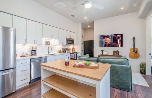 Edgehill Casa | Treble Maker -Rooftop Lounge - Pool - In Music Row