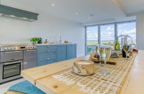 Ty Croes Cabaña | Trecastell - sleeps 8 guests in 4 bedrooms