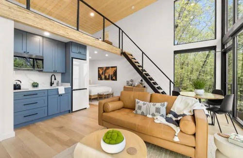 Indian Point Casa | Tree + House at Indian Point