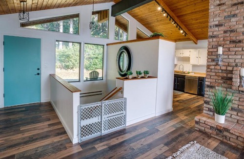 Gold Beach Casa | Tree-Lined Gold Beach Retreat with Multiple Decks!
