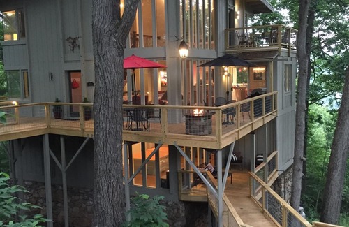 Woodfin Casa | Tree Tops - Impresionante 'Treehouse' con servicios de alta calidad en un entorno memorable